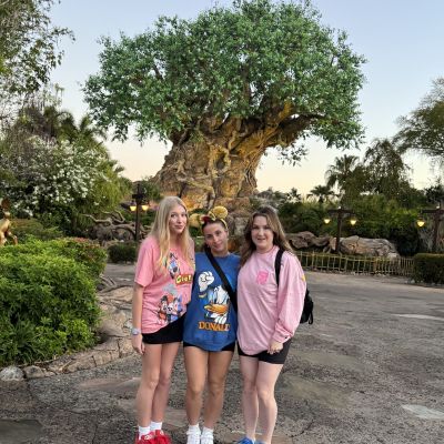 The Tree of Life in Animal Kingdom Park, which has over 300 animals carved into its trunk! Truly a breathtaking and unforgettable experience.
